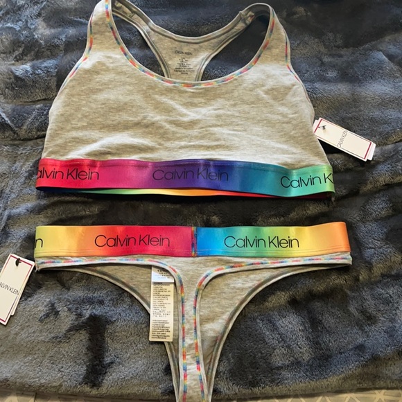 Calvin Klein two piece bra & panty set - Picture 1 of 4